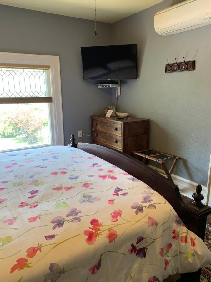 Green Oaks B&B Niagara-on-the-Lake Екстер'єр фото
